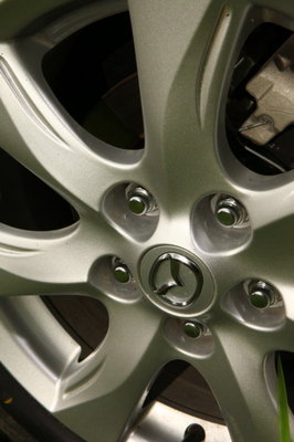 新Mazda3发布中文名称“星骋” 黄立行担任代言人启动“向完美说不”主题活动